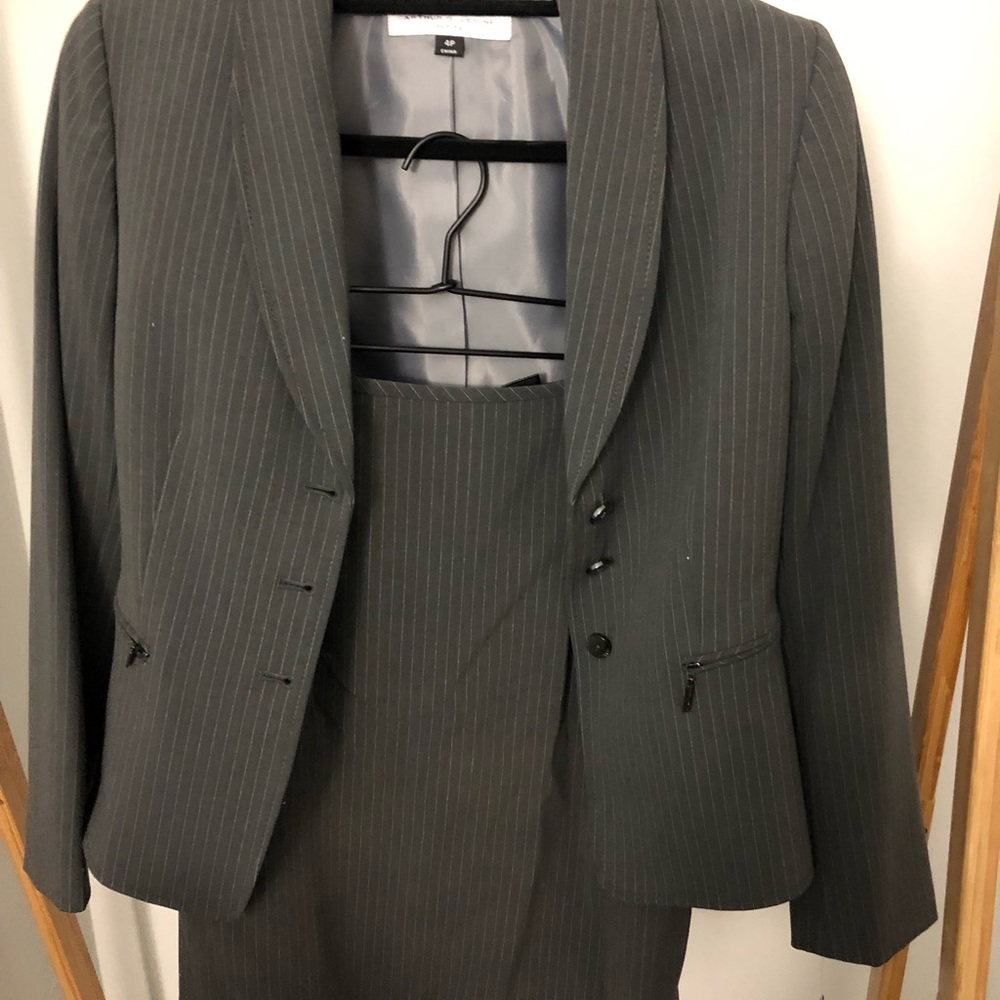 Tahari grey ladies suit set